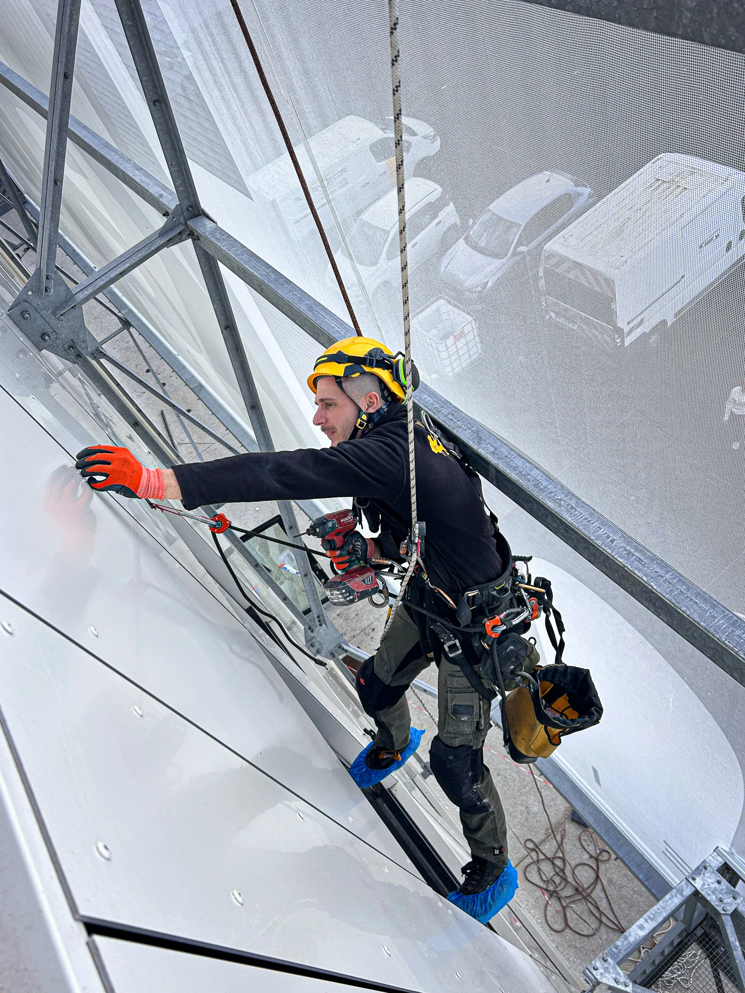 Intervention de cordistes MS Access pour le détail fait la façade chez FACE AQUITAINE à Cestas (bâtiment) – 3